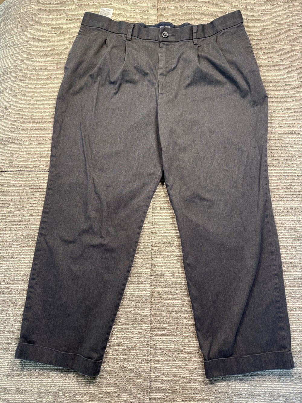 Dockers Pants Mens 40x29 Gray Relaxed Fit Pleated Cuffed Straight Leg Dress